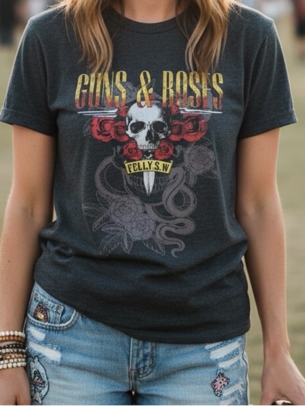 UNBRANDED Unisex GUNS & ROSES Graphic Tee NWOT VIDEO